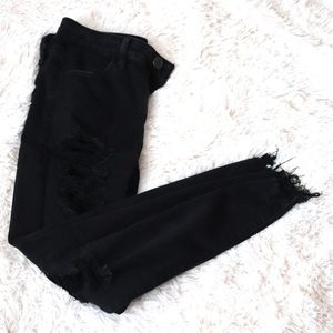 Cropped Black Ripped American Eagle Jeans